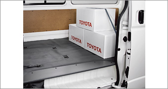 Накладка порога (левая сторона / правая сторона) для Toyota HIACE TRH200K-ERPDK (Июль 2010 – Май 2012)
