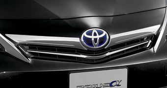 Хромированная накладка передняя для Toyota PRIUS ALFA ZVW40W-AWXGB(L) (Май 2011 – Окт. 2012)