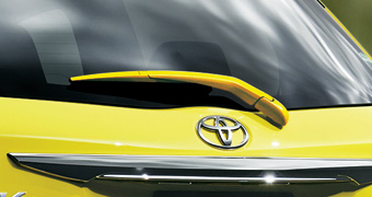 Стеклоочиститель задний, крашенный, стеклоочиститель задний, крашенный (темно-серый / белый / красный) для Toyota VITZ NCP131-AHXEK(I) (Нояб. 2014 – )